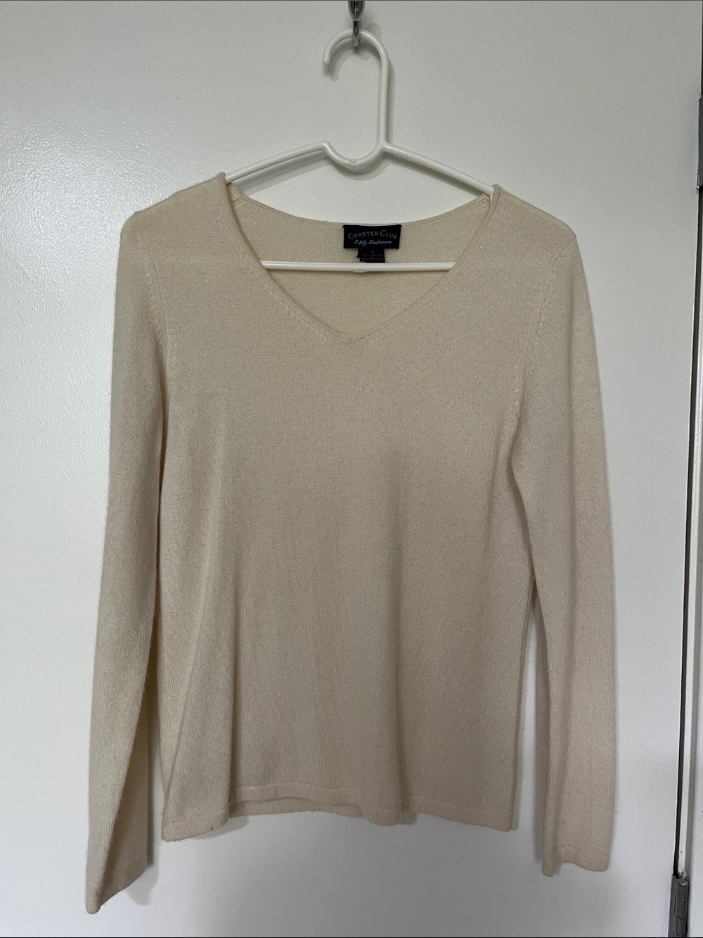 Cashmere Cream V-Neck Lightweight Knit Sweater